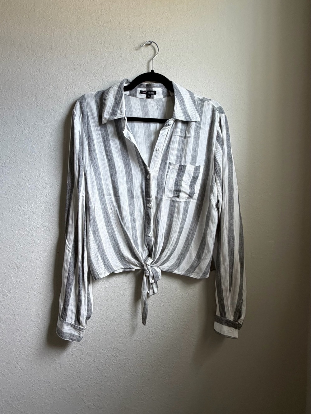 cloth & stone White and Gray Striped Tie-Front Button Down Shirt